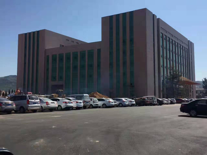 三角研发大楼石岛红火烧面外墙